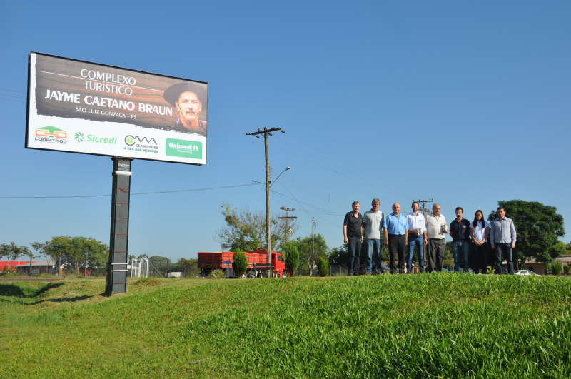 Complexo Turístico Jayme Cateano Braun recebe novo outdoor